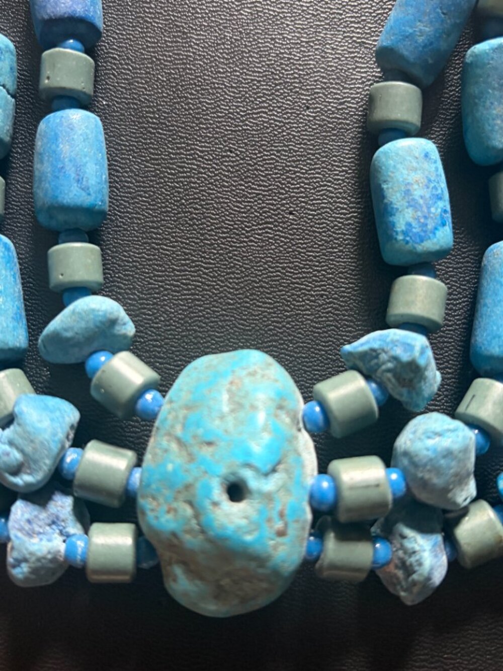 Turquoise-toned Multi-strand necklace 20" 170g - Picture 3 of 5